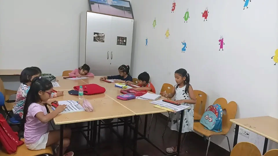 English Classes course thumbnail